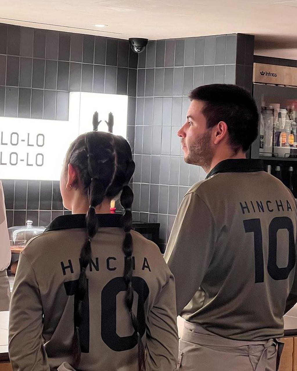 El detalle en los uniformes del restaurante de Messi