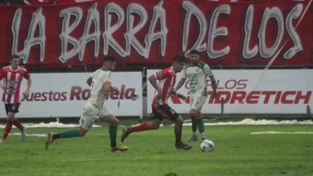 El 9 jugó contra Sportivo Las Parejas y perdió el invicto de local