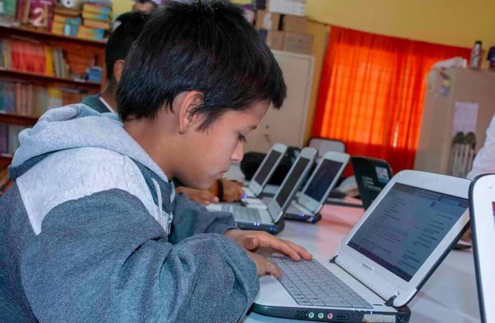 Imagen ilustrativa. Desde el Ministerio de Educación brindarán conectividad a Internet a más de 288 escuelas de la provincia.