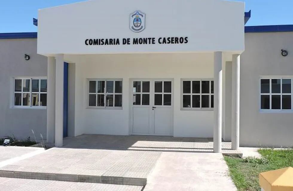Comisaría de Monte Caseros donde se investiga la violación de una joven de 20 años.
