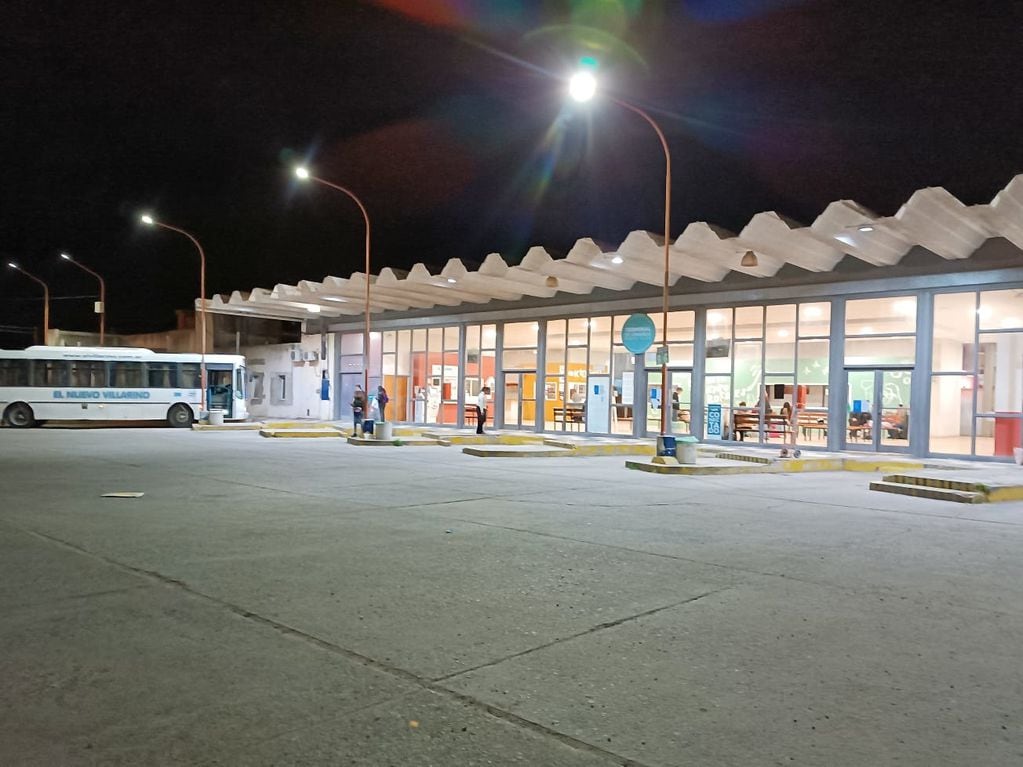 Punta Alta: colocaron nuevas luminarias LED en la Terminal de ómnibus