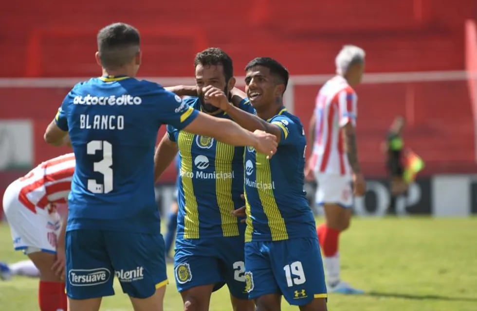 Central derrotó 2 a 1 a Unión en el debut del Kily González (@CARCoficial)