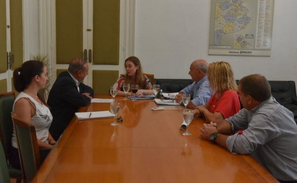 Sánchez se reunió con la directora general de Cultura y Educación provincial, Agustina Vila