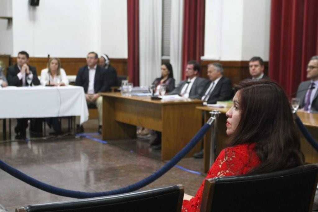 María Benedicta Ortiz, expareja de Estrella, contó que el exjuez le dio "una piña en el ojo".
