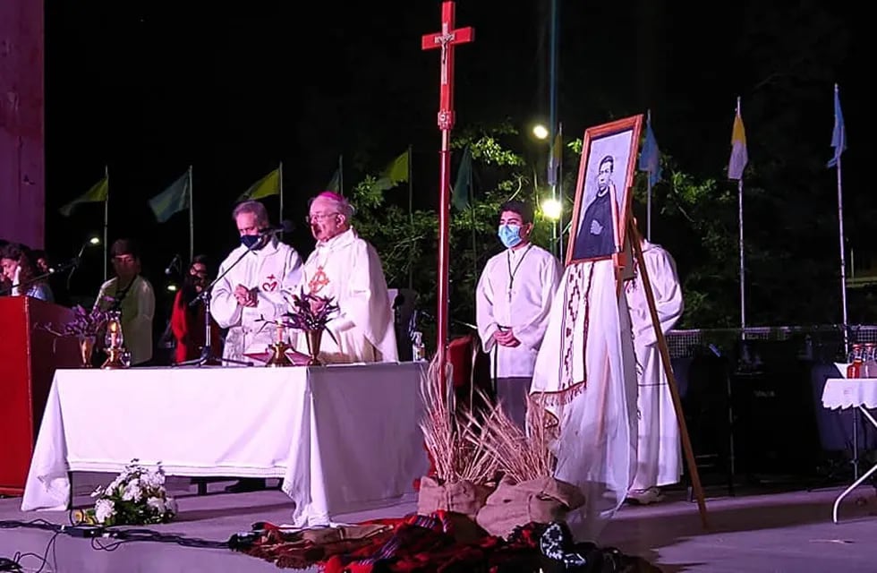 Misa a Brochero en Villa Santa Rosa presidida por monseñor Carlos Ñañez