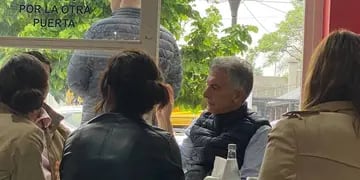 Mauricio Macri visitó el bar Antártida en Rosario