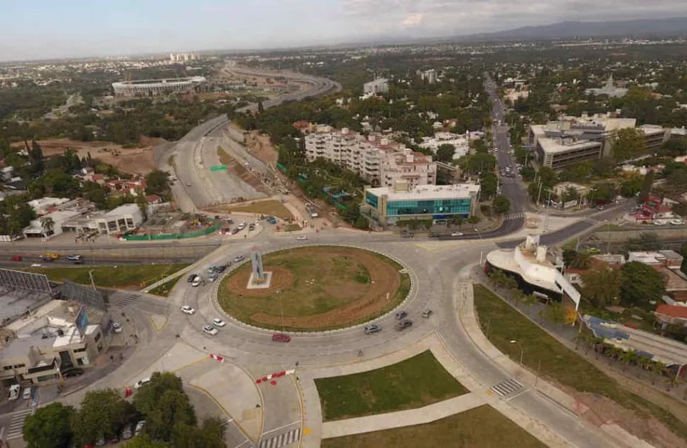 Vista aérea de la nueva rotonda de La Mujer Urbana, túnel Rubén Martí y derivadores./ Civiles. 
