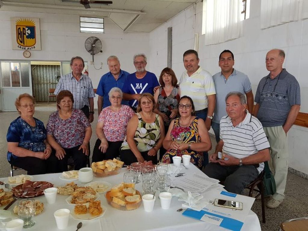 Sergio Tocalli visitó el Centro de Jubilados de Cruz Alta