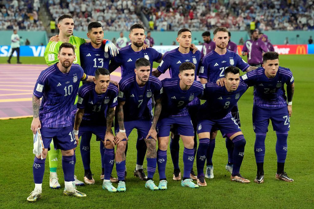 La formación de Argentina ante Polonia, en Qatar 2022. (AP).