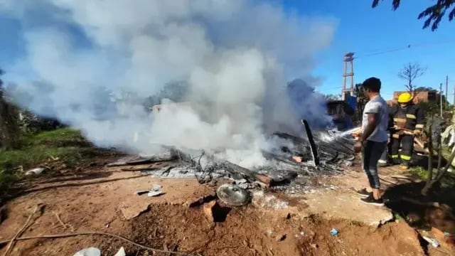 Incendio en San Ignacio destruyó por completo una vivienda