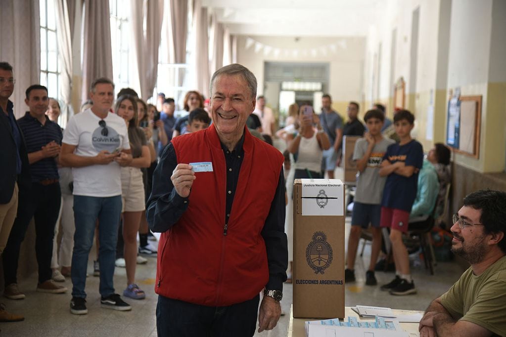 Voto de Schiaretti Colegio Savio Balotaje 2023: Argentina define quién será el próximo presidente eleccones presidencial en Córdoba ( Ramiro Pereyra /La Voz)