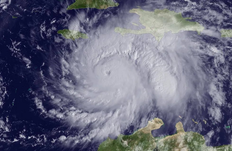 Fotografía satelital tomada al poderoso huracu00e1n 