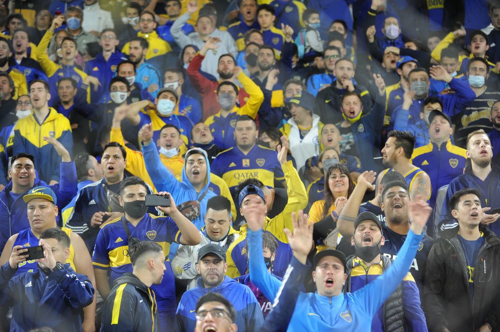 La Bombonera volvió a sonreír con la presencia de los hinchas de Boca. / Clarín.