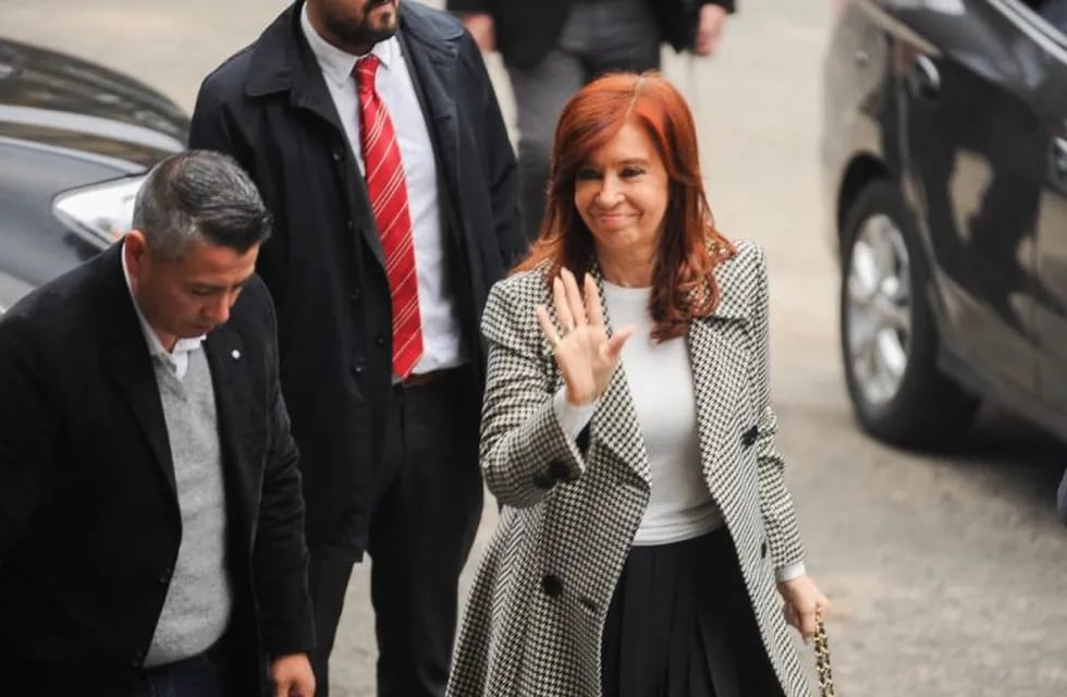 Cristina Kirchner arriba a los tribunales de Comodoro Py para la segunda audiencia por la causa Vialidad. Foto: Federico López Claro