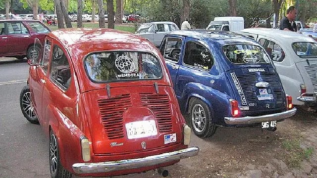 Caravana solidaria del Fiat 600 en Pérez