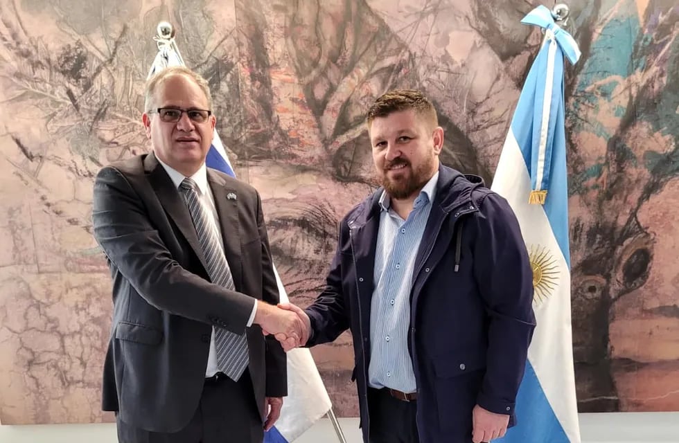 Pablo Pinotti se reunió con el embajador de Israel, Eyal Sela.