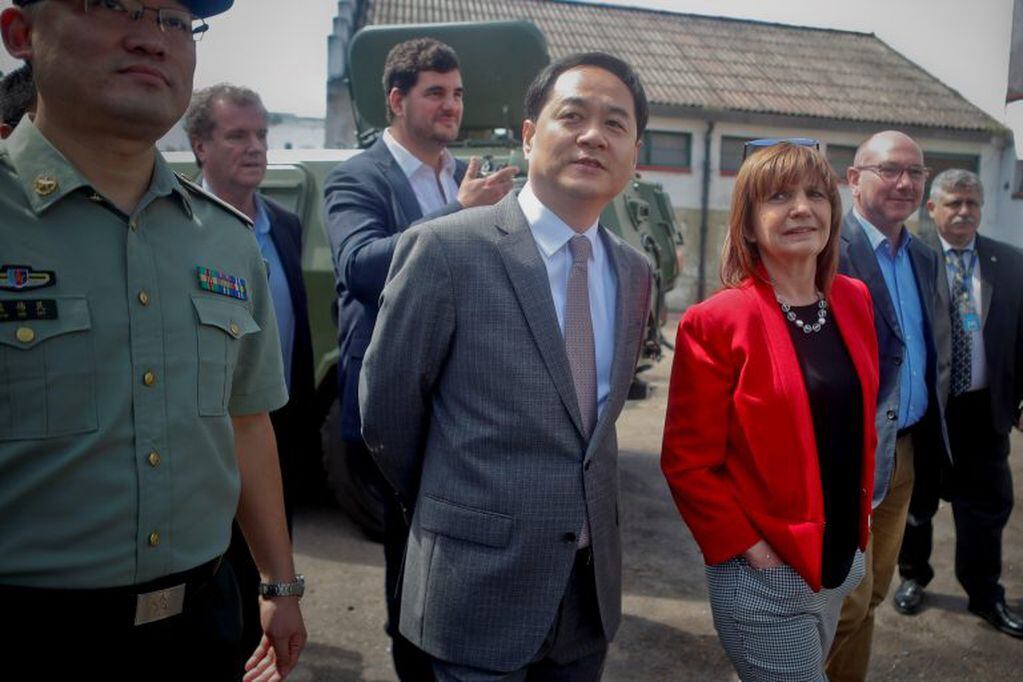 Patricia Bullrich y el embajador chino en Argentina, Yang Wanming (EFE).