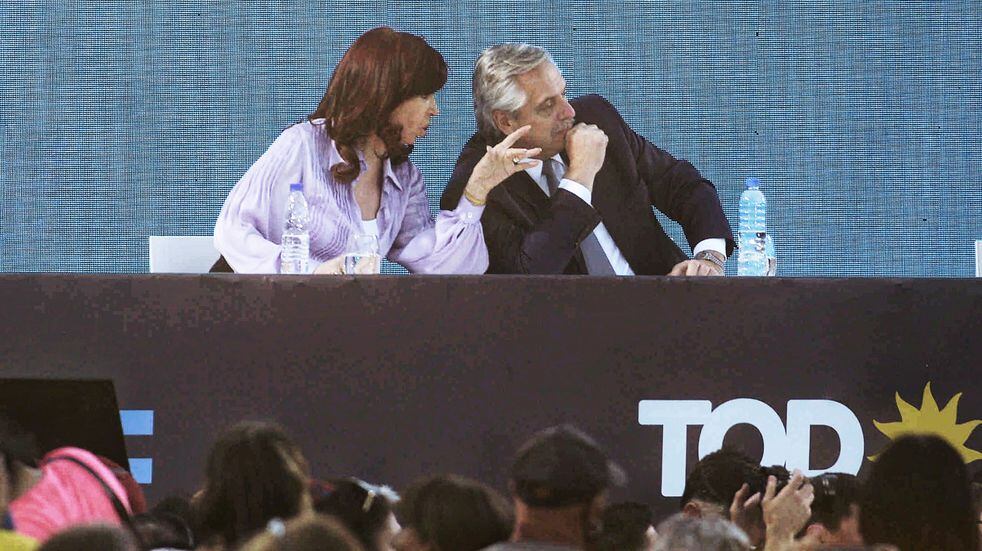 Cristina Kirchner presente en el acto de cierre de campaña del Frente de Todos