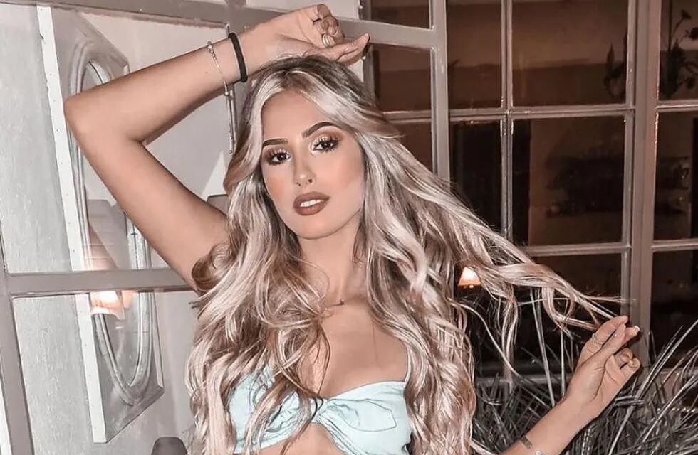 Antes de Gran Hermano, Julieta Poggio arrasó en Instagram con una microbikini en llamas.