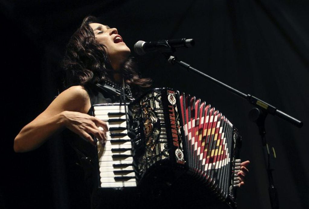 La cantante mexicana Julieta Venegas será el número internacional.