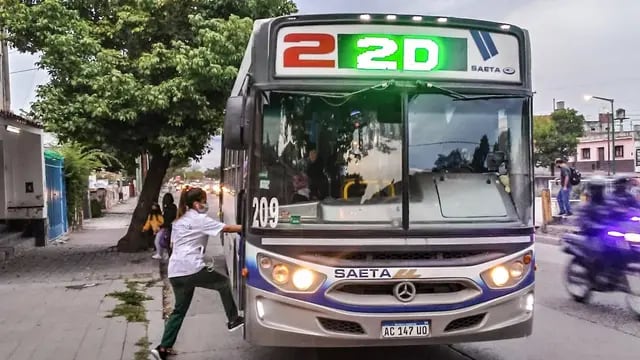 El último colectivo del viernes pasará por el centro pasada la medianoche