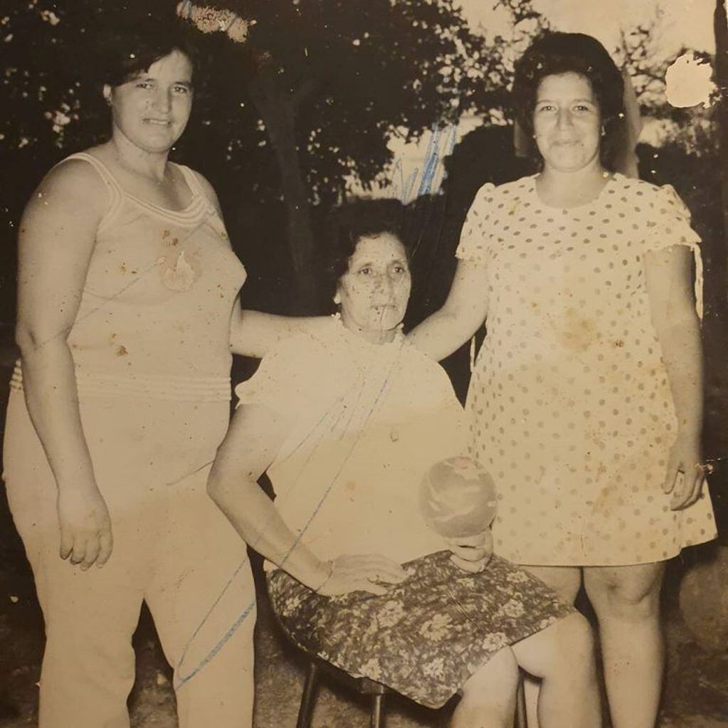 La tía, la mamá y la abuela de Lizy Tagliani.