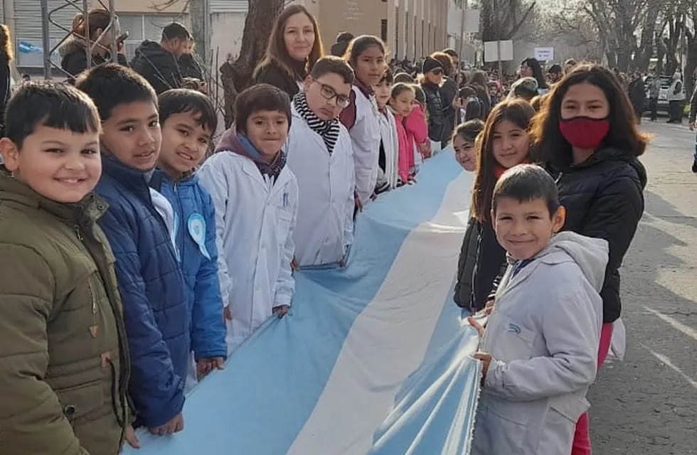 Celebración del Día de la Bandera en Pérez