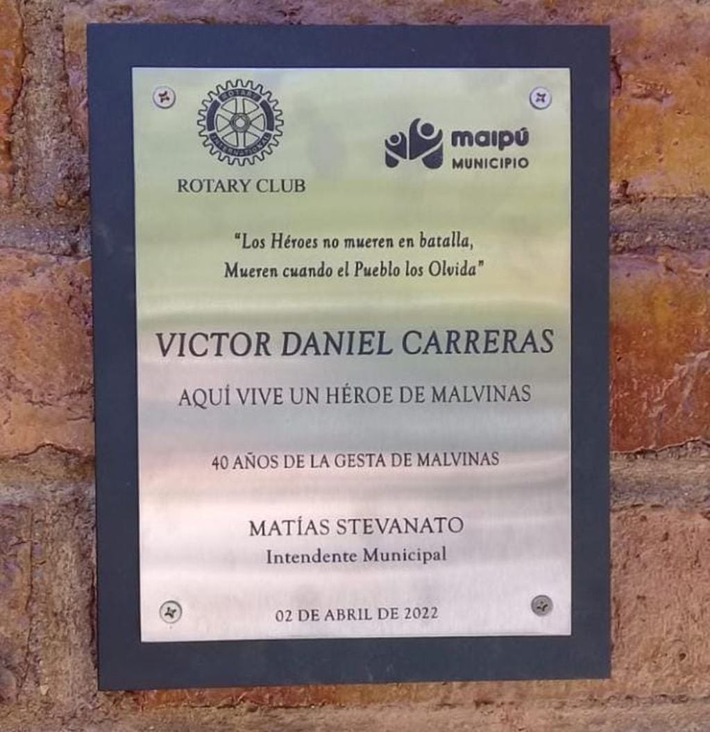 Placa que ubicaron desde el Municipio de Maipú en los hogares de los veteranos de guerra.