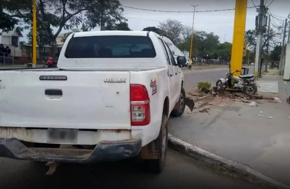 Una camioneta Toyota Hilux atropelló a una salteña que vendía café con su bebé de 7 meses.