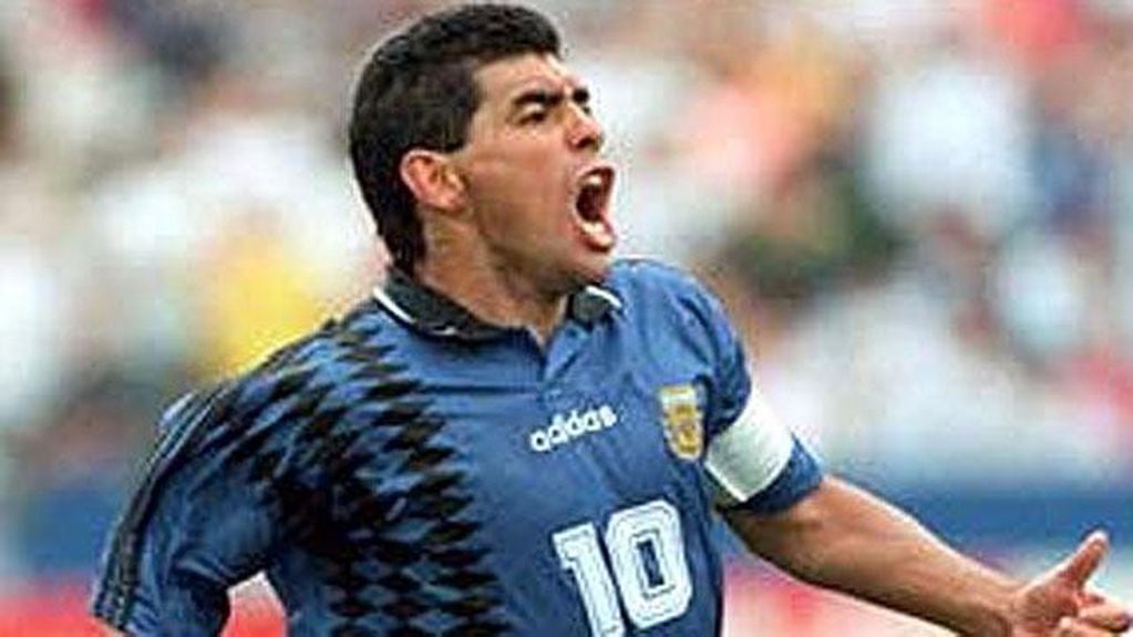 Duki lució la camiseta que Diego Maradona usó en el Mundial de Estadios Unidos 1994 (Foto: Archivo / La Voz).