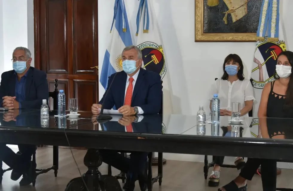 El ministro Morales y el gobernador Bouhid anunciaron el inminente arribo de 3.000 dosis de la vacuna rusa a Jujuy.