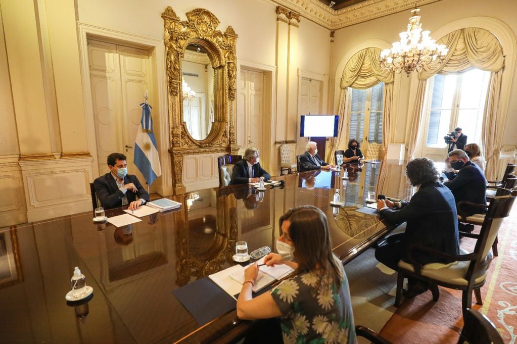 Alberto Fernández encabeza la reunión del Comité de Vacunación en Casa Rosada.