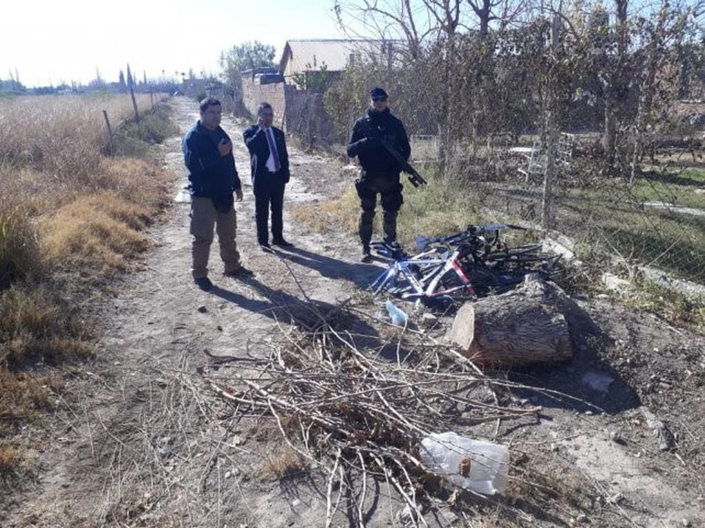 Las bicicletas fueron encontradas en un descampado.