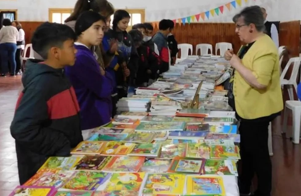 Con gran concurrencia, se llevó a cabo la 3°edición de la Feria del Libro en Puerto Libertad