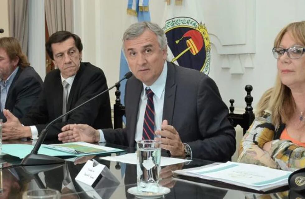 El gobernador Morales junto a miembros de su gabinete.