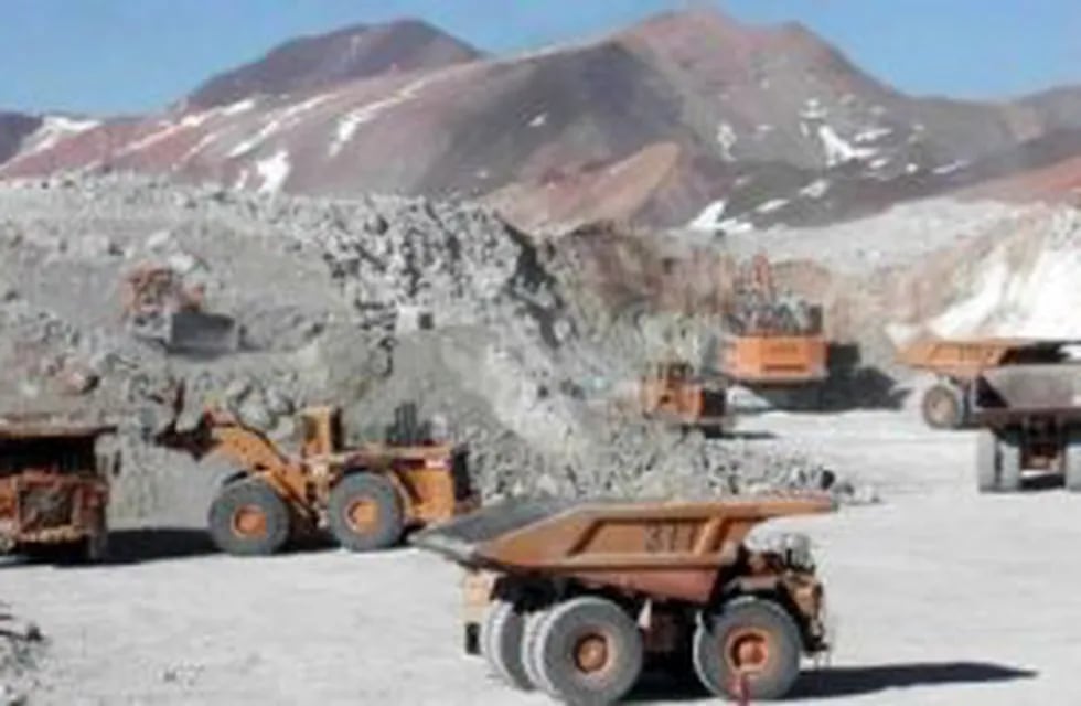 Un nuevo derrame, el tercero en un au00f1o y medio, fue detectado en el complejo minero Pascua Lama, que explota la empresa Barrick Gold en la provincia de San Juan,