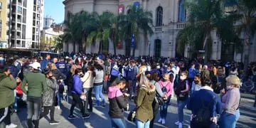 Organizaciones sociales se concentran frente a Patio Olmos (Pedro Castillo/LaVoz).