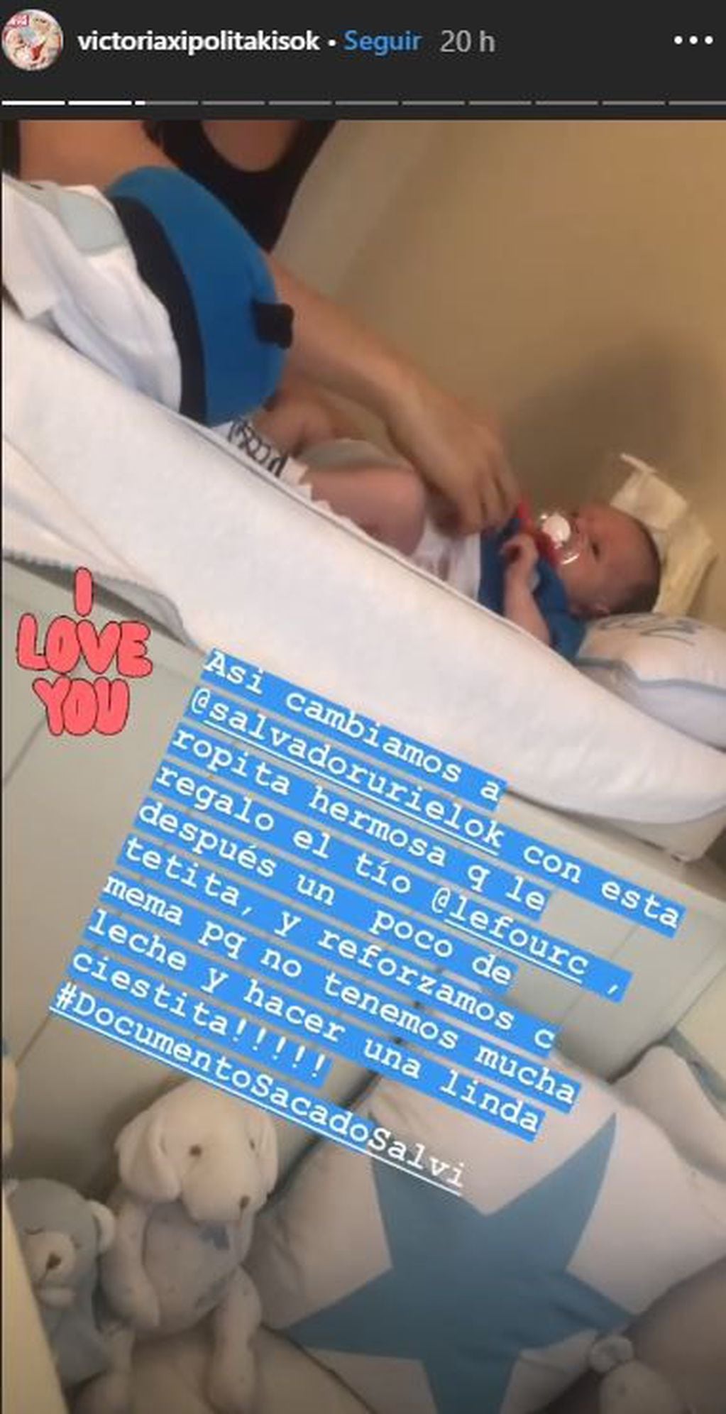 Vicky Xipolitakis y la "ciestita" (Instagram).