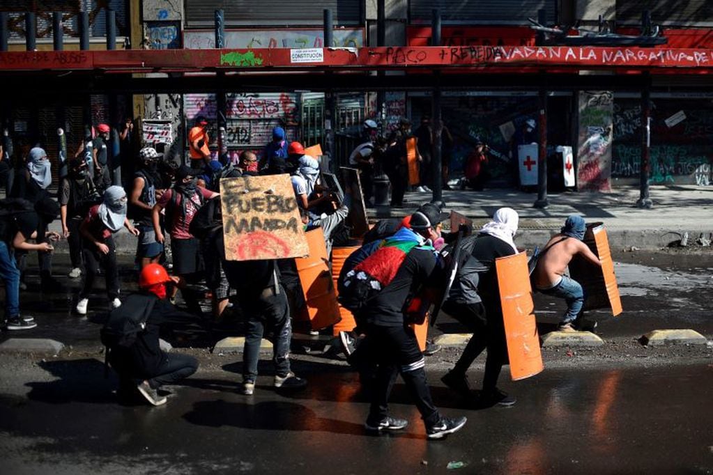Las protestas en Chile llevan cuatro semanas. (AFP)