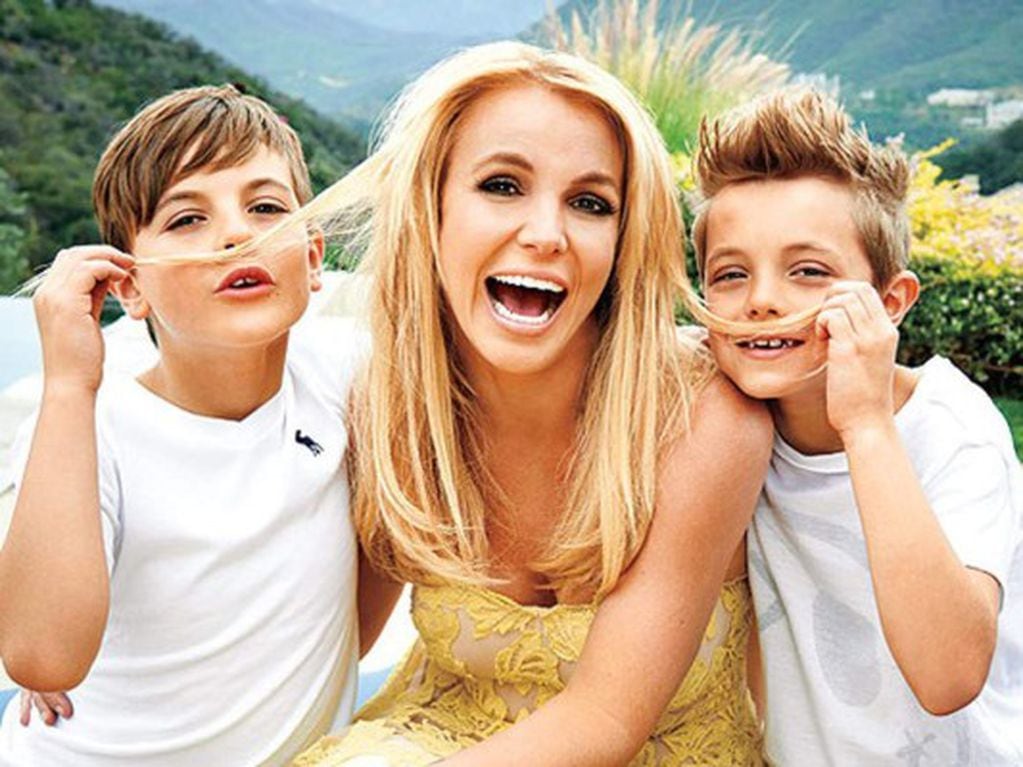 Britney Spears junto a sus hijos cuando eran pequeños.