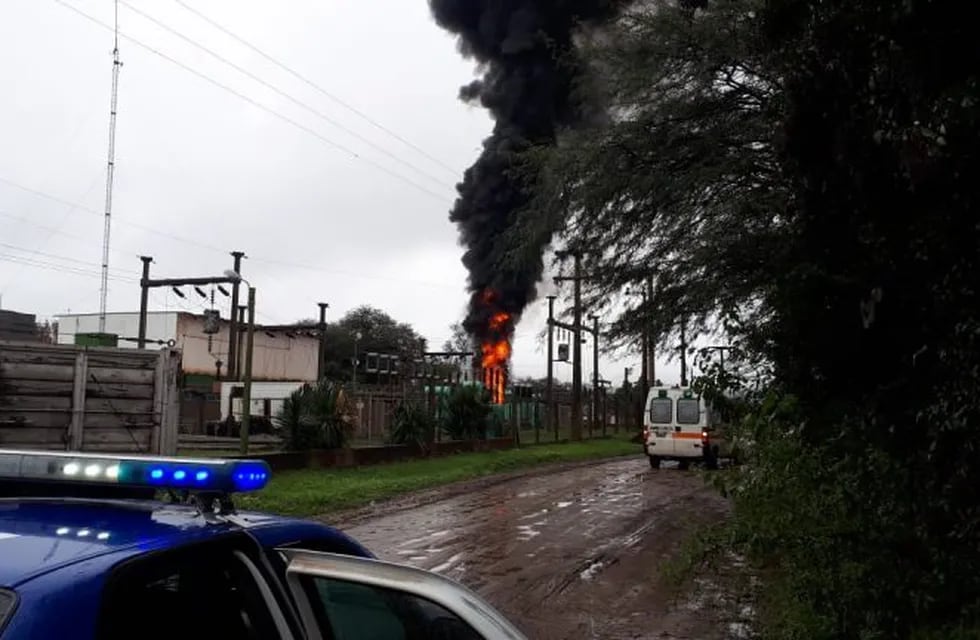 Incendio en transformador de Rio Seco (Gentileza Mas Radio)