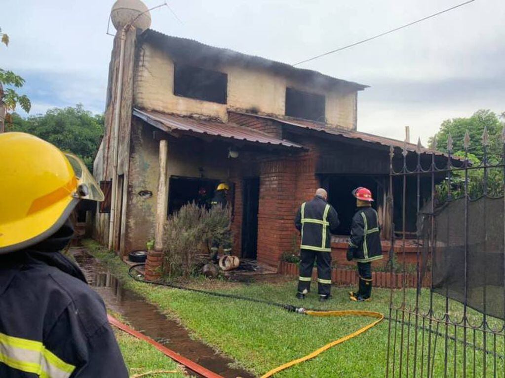 Familia se quedó con puesto tras incendiarse su vivienda en Posadas