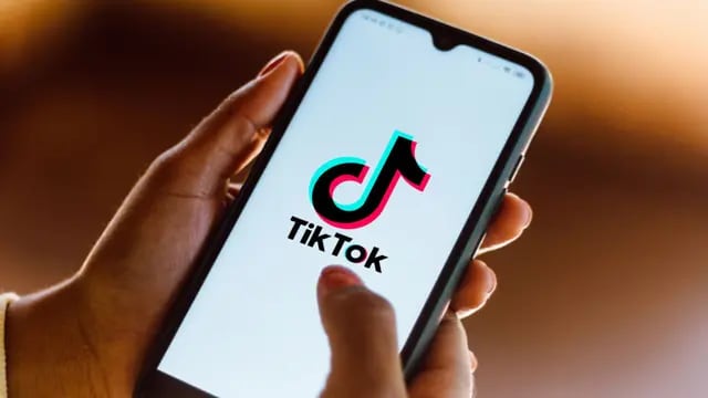Cómo usar el filtro viral de TikTok de la cara llorando
