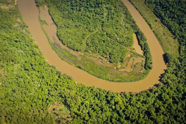 Denuncian daños ambientales en el arroyo Garuhapé por la actividad de las empresas de cerámicas