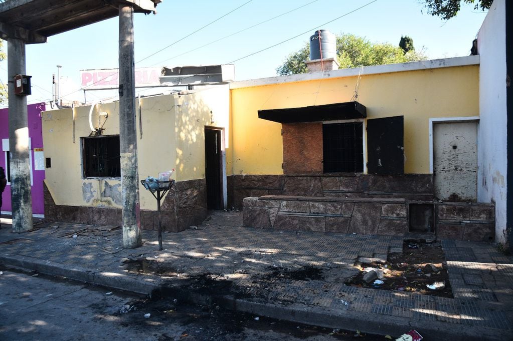 El crimen en barrio Suárez derivó en una violenta reacción de vecinos que quisieron quemar la casa del agresor. (Pedro Castillo/La Voz)