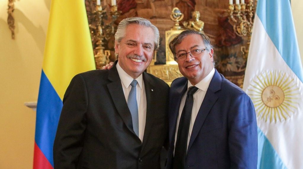 Alberto Fernández junto a Gustavo Petro, mandatario de Colombia.