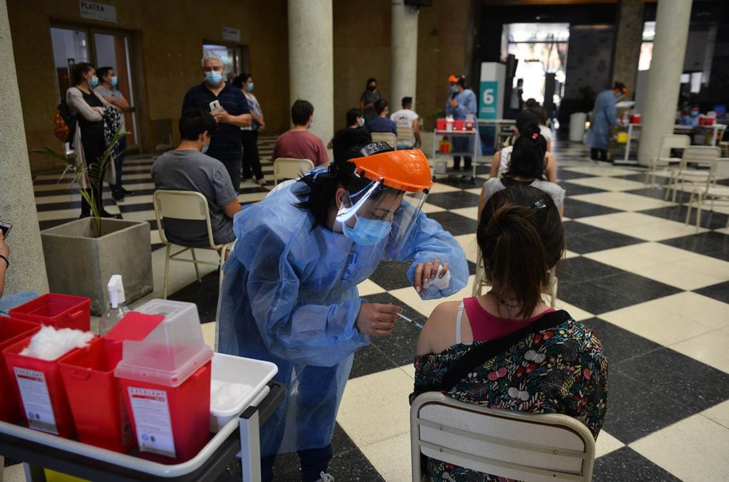 El Ministerio de Salud reportó que tres personas murieron y 540 fueron reportadas con coronavirus en las últimas 24 horas - Fotografía José Gabriel Hernández