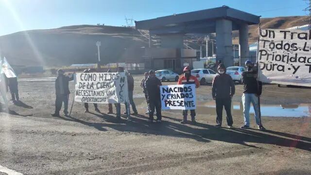 Rio Turbio: unas 180 personas autoconvocadas “nacidos y criados” en la localidad reclaman trabajo