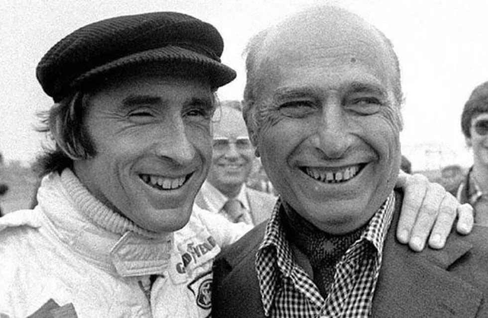 Jackie Stewart admiró a Juan Manuel Fangio y no se cansa de afirmar que el argentino es mejor que Lewis Hamilton, el siete veces campeón del mundo que domina esta era. (Foto: Archivo)