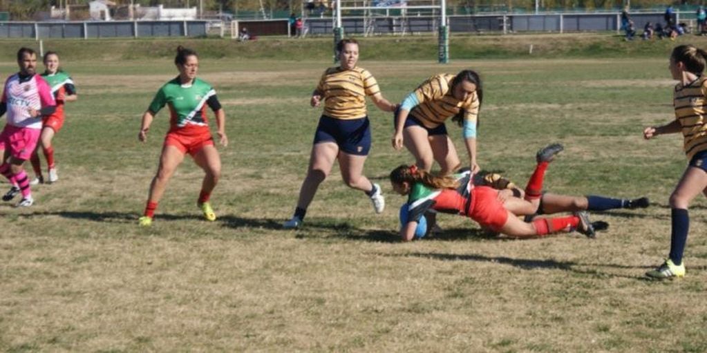 Julieta Gracia juega en PUMAI Rugby Club.